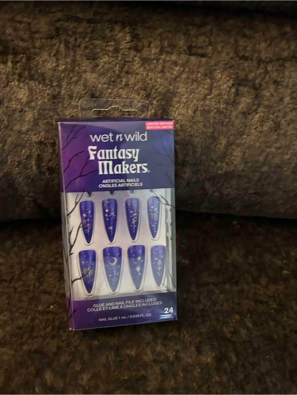 wet n wild Fantasy Makers Press-On Nails in Deep Purple with Gold Accents